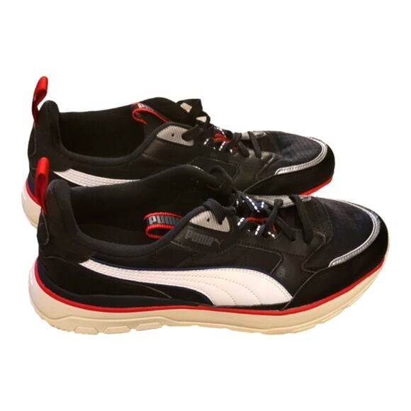 Women's Puma Sneakers - Picture 1 of 4